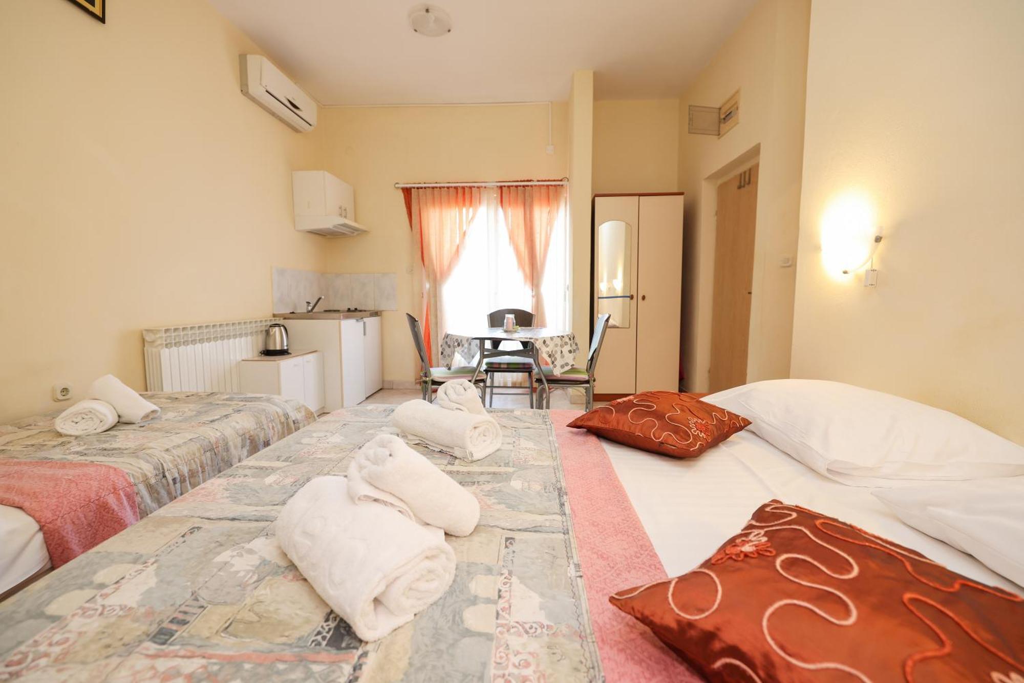 Beachfront Apartments Jermen Sukošan Εξωτερικό φωτογραφία