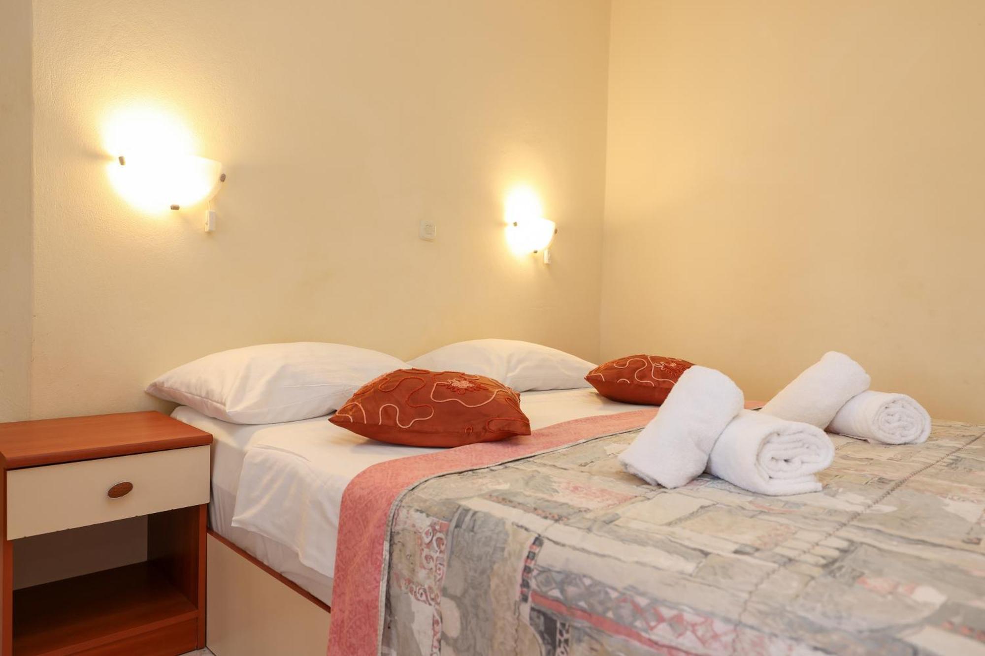 Beachfront Apartments Jermen Sukošan Εξωτερικό φωτογραφία
