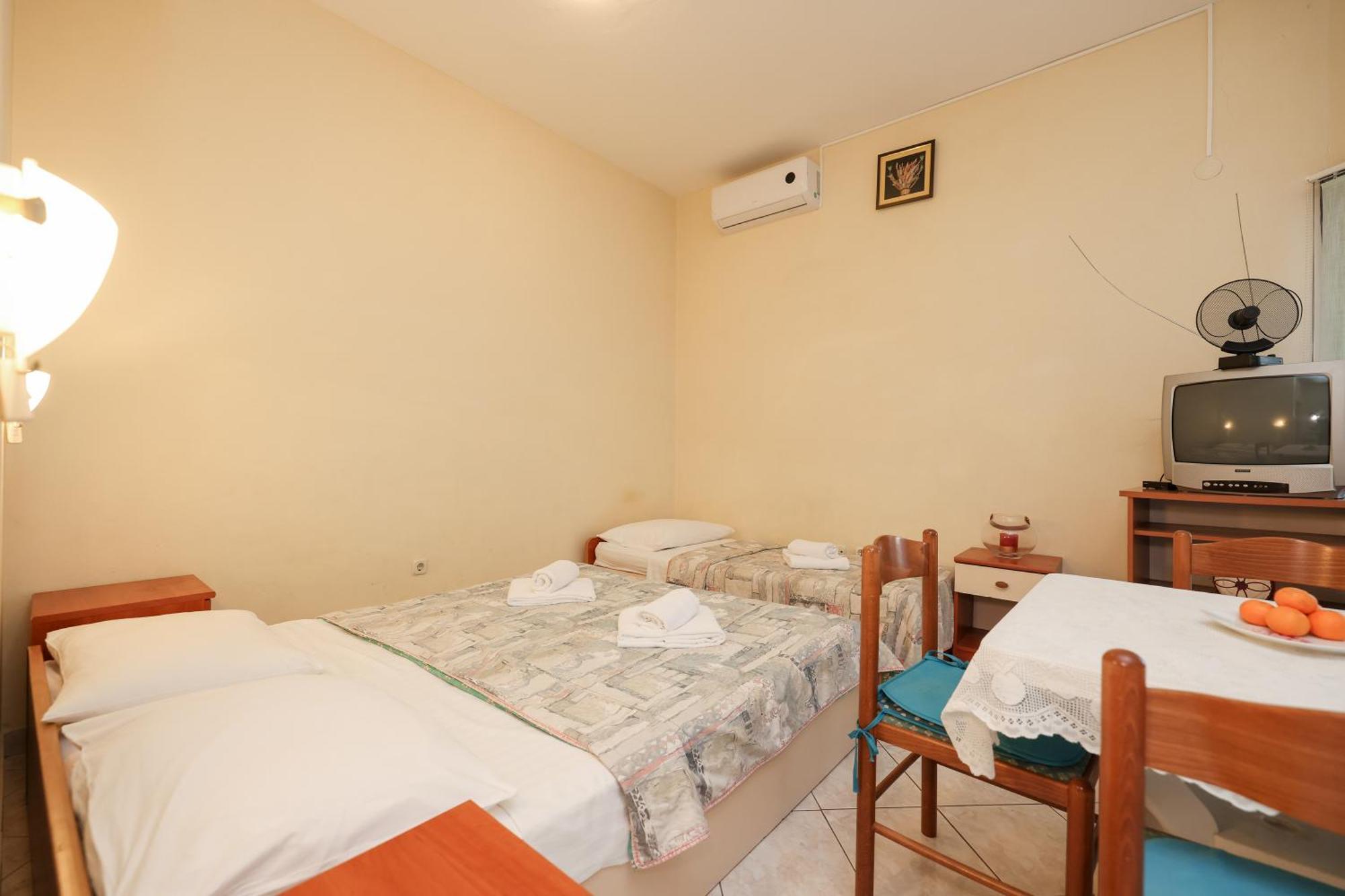 Beachfront Apartments Jermen Sukošan Εξωτερικό φωτογραφία