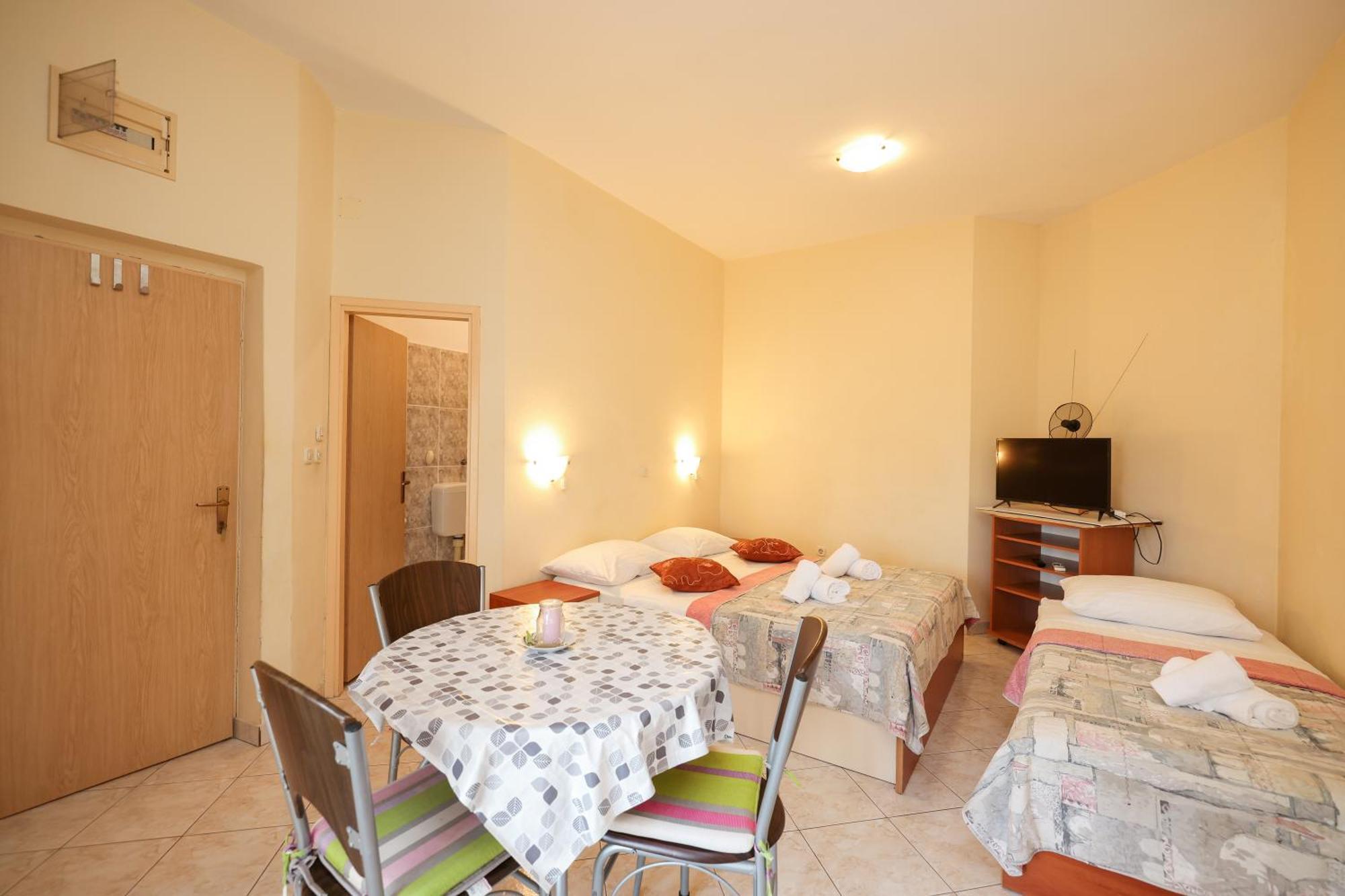 Beachfront Apartments Jermen Sukošan Εξωτερικό φωτογραφία