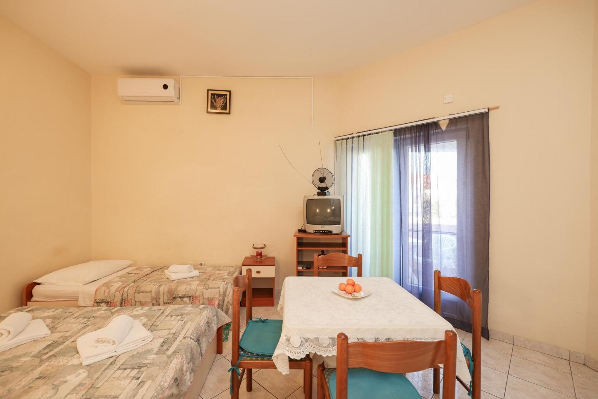 Beachfront Apartments Jermen Sukošan Εξωτερικό φωτογραφία