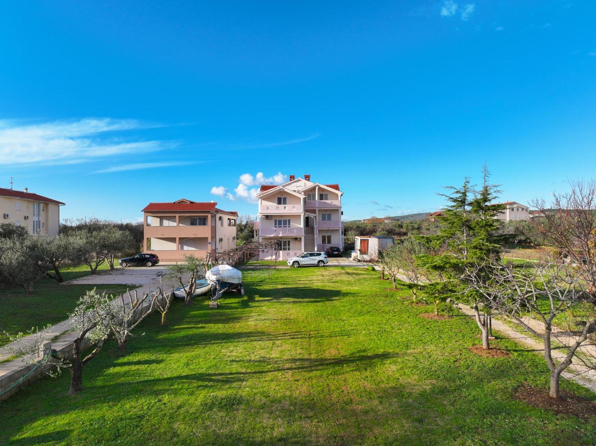 Beachfront Apartments Jermen Sukošan Εξωτερικό φωτογραφία
